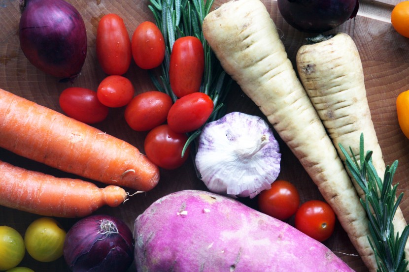 carrots, tomatoes, unions