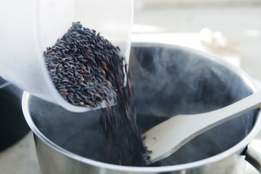 Black_rice_paella_08