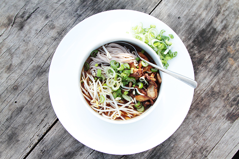 Sobanoedels met shiitake en miso