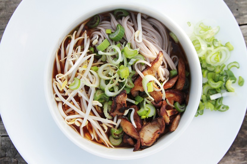 Sobanoedels met shiitake en miso